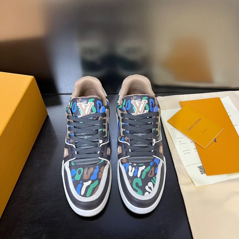 l**is V*t*n sneakers